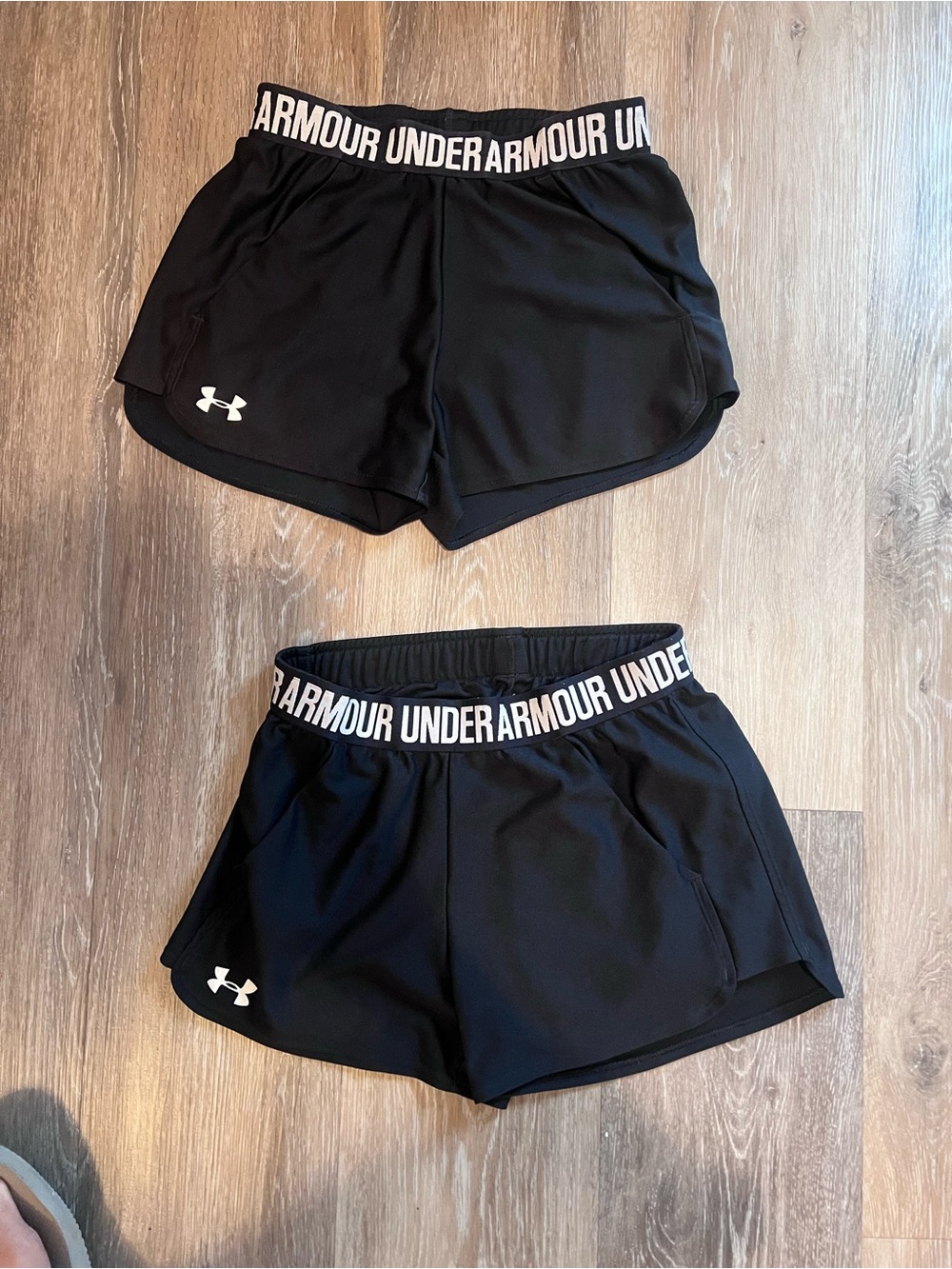 Under Armour Black Women's Logo Elastic Waist Athletic Shorts
